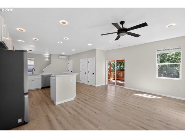 211 ETHEL St, Oregon City, OR 97045
