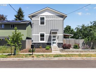 211 ETHEL St, Oregon City, OR 97045
