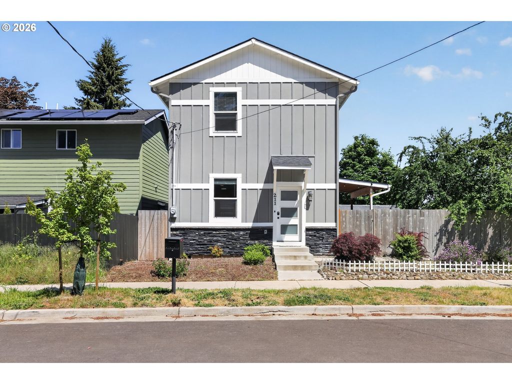 211 ETHEL St, Oregon City, OR 97045