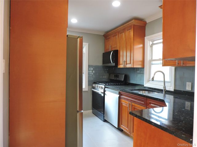 47 Hillside Avenue, Freeport, NY 11520