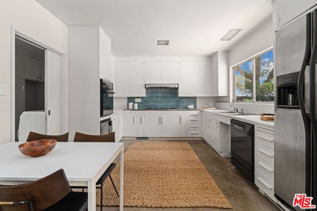 1234 Woodland Drive, Santa Paula, CA 93060