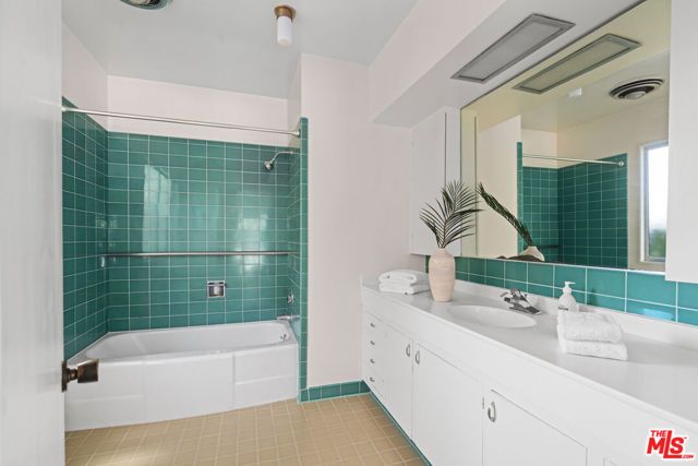 1234 Woodland Drive, Santa Paula, CA 93060