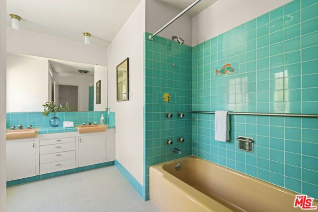 1234 Woodland Drive, Santa Paula, CA 93060