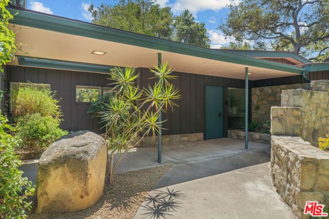 1234 Woodland Drive, Santa Paula, CA 93060