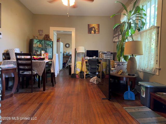 2405 East Avenue, Gulfport, MS 39501