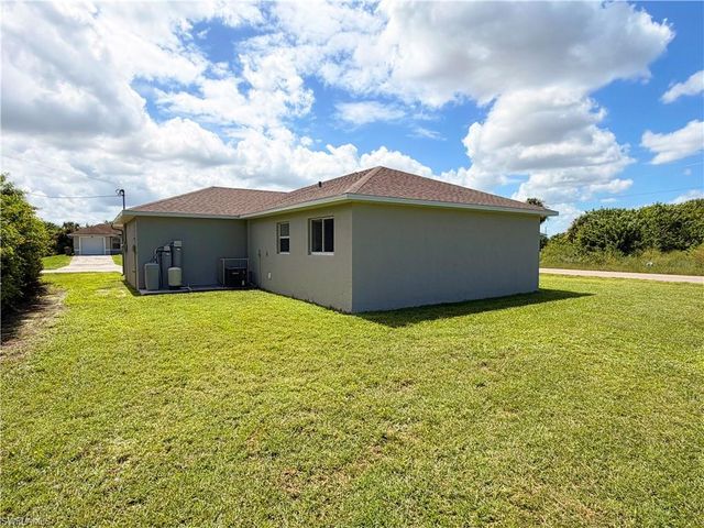 713 Cardinal ST E, Lehigh Acres, FL 33974