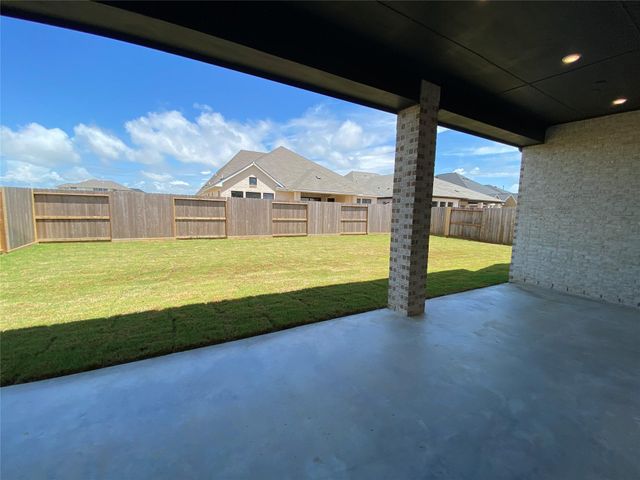 12127 Lake View Boulevard, Mont Belvieu, TX 77523