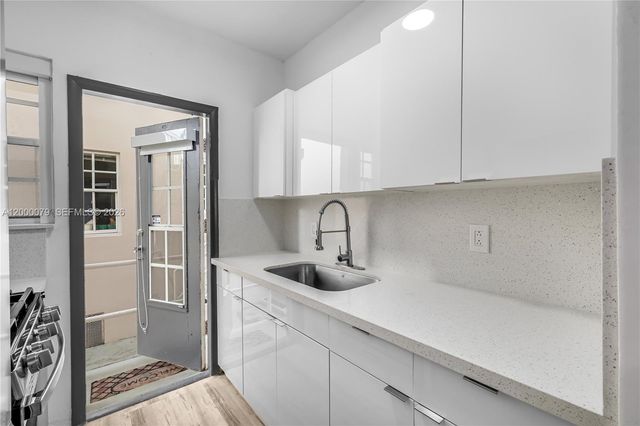 717 Espanola Way 110, Miami Beach, FL 33139