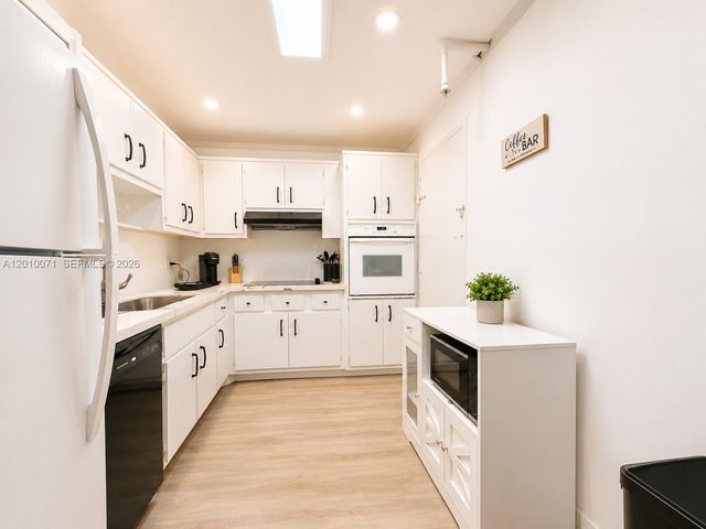 400 Kings Point Drive 1224, Sunny Isles Beach, FL 33160