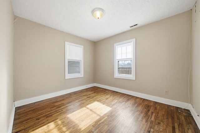 806 N Terrace Dr, Wichita, KS 67208