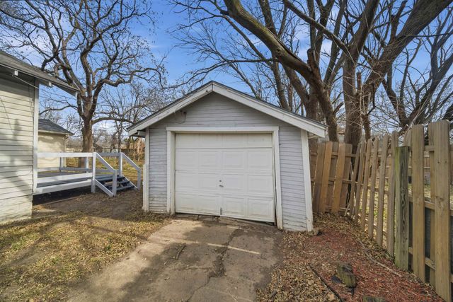 806 N Terrace Dr, Wichita, KS 67208
