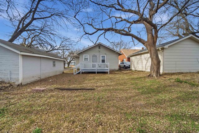 806 N Terrace Dr, Wichita, KS 67208