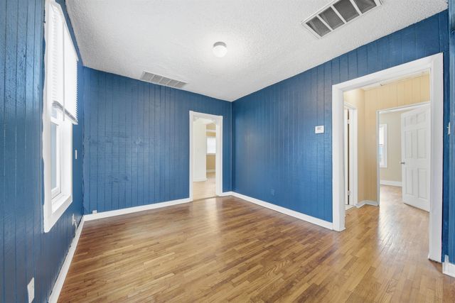 806 N Terrace Dr, Wichita, KS 67208