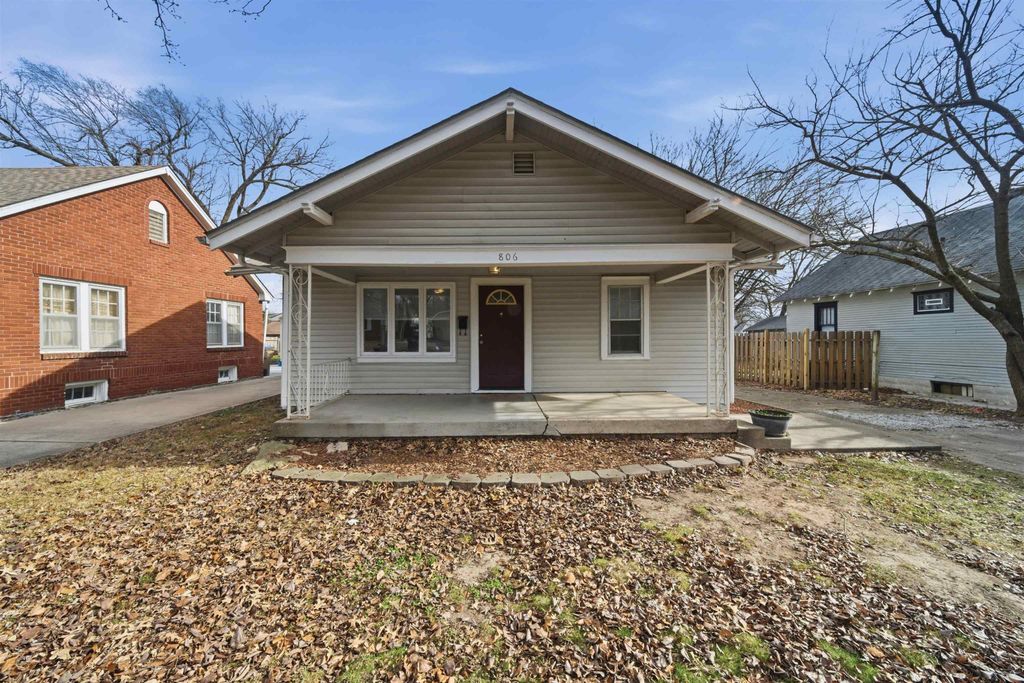 806 N Terrace Dr, Wichita, KS 67208