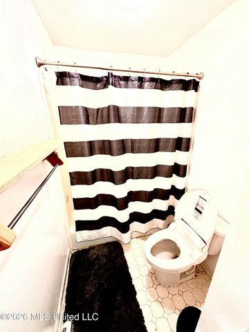 338 Venetian Way, Hattiesburg, MS 39401