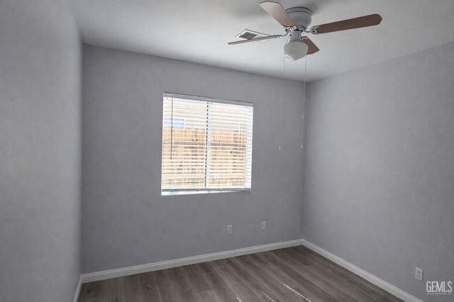 7507 Cross Glade Street, Bakersfield, CA 93307