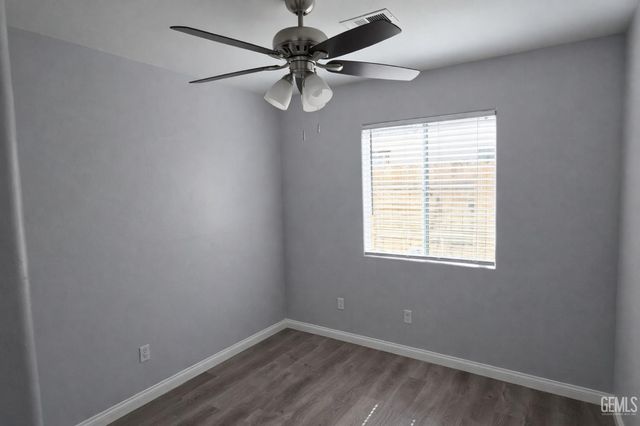 7507 Cross Glade Street, Bakersfield, CA 93307