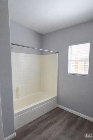 7507 Cross Glade Street, Bakersfield, CA 93307