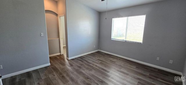 7507 Cross Glade Street, Bakersfield, CA 93307