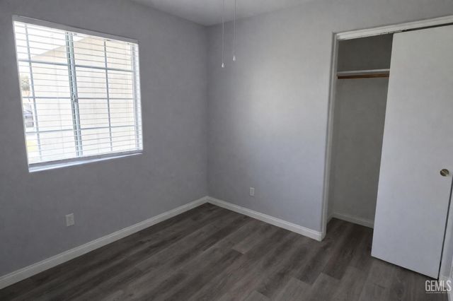 7507 Cross Glade Street, Bakersfield, CA 93307