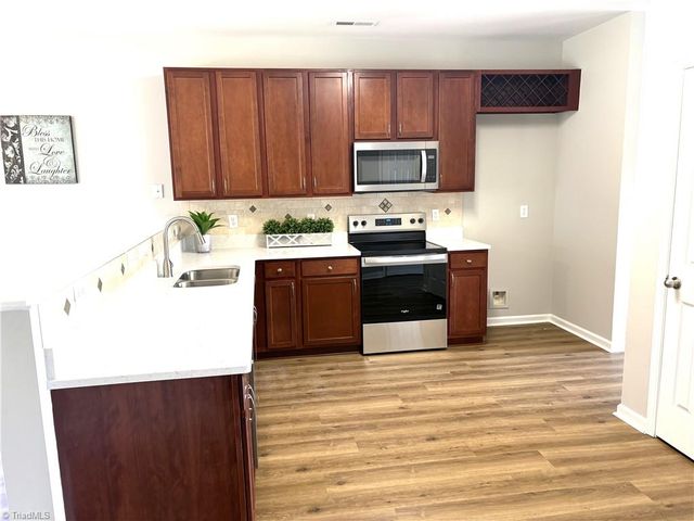 10 Red Brush Court, Mcleansville, NC 27301