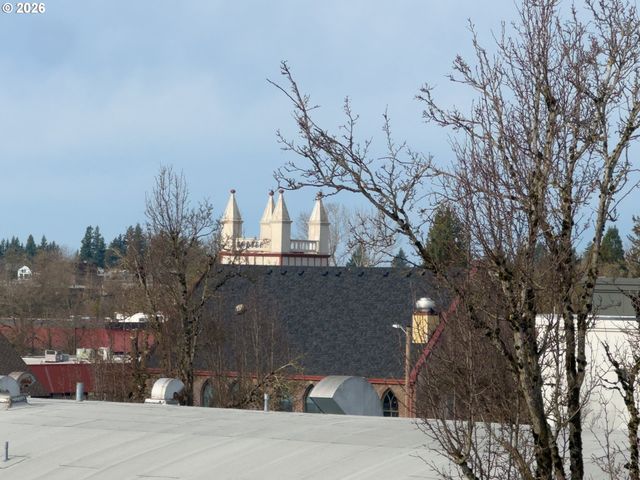 318 Ne ROBERTS Ave 308, Gresham, OR 97030