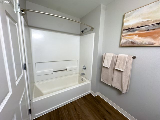 318 Ne ROBERTS Ave 308, Gresham, OR 97030