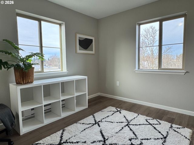 318 Ne ROBERTS Ave 308, Gresham, OR 97030