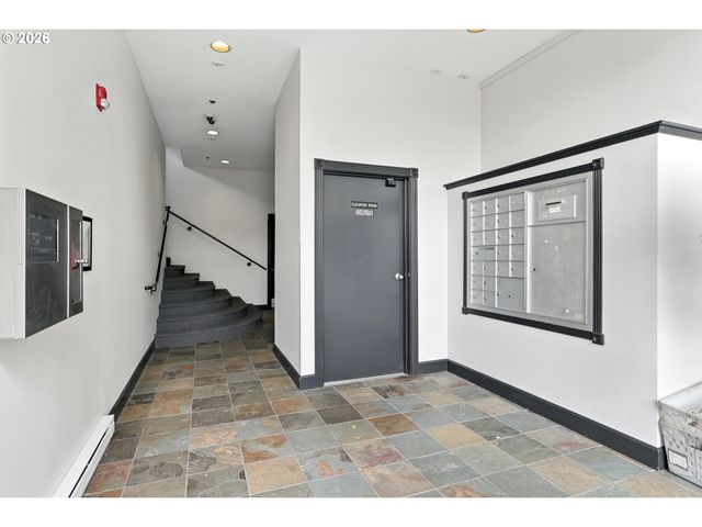 318 Ne ROBERTS Ave 308, Gresham, OR 97030