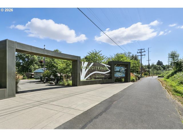 318 Ne ROBERTS Ave 308, Gresham, OR 97030