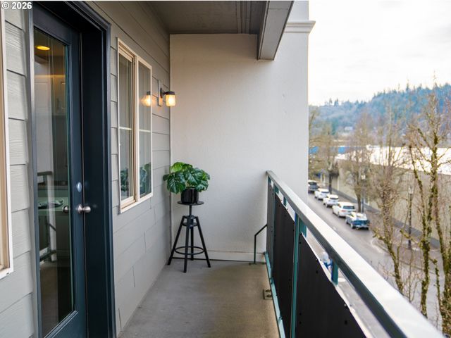 318 Ne ROBERTS Ave 308, Gresham, OR 97030