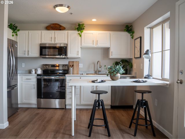 318 Ne ROBERTS Ave 308, Gresham, OR 97030