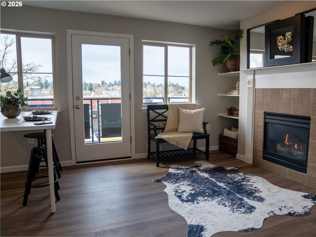 318 Ne ROBERTS Ave 308, Gresham, OR 97030