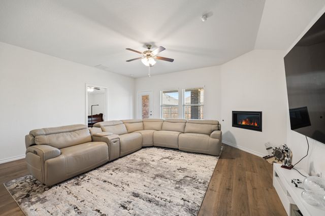 307 Warbler Way, Caddo Mills, TX 75135