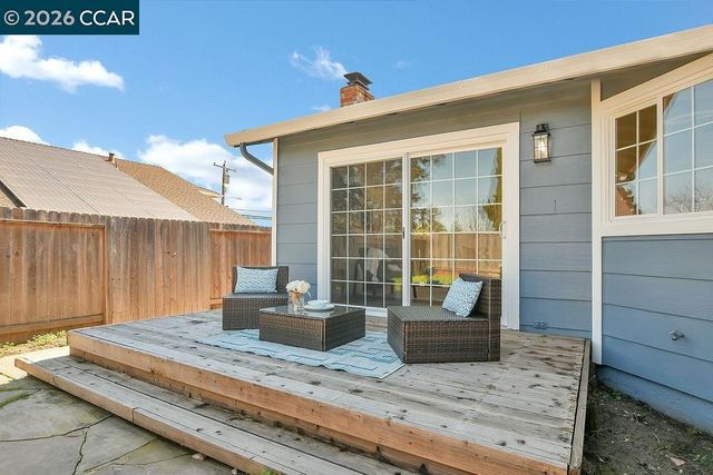 34 Midhill Rd, Martinez, CA 94553