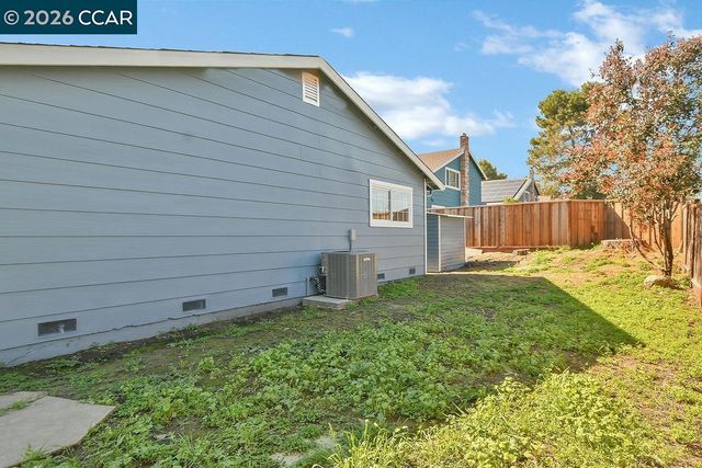 34 Midhill Rd, Martinez, CA 94553