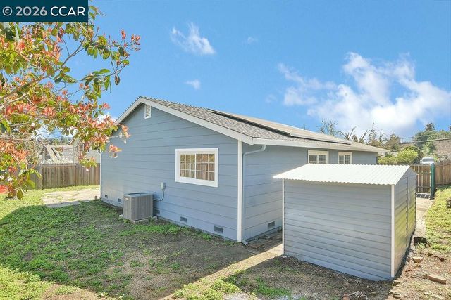 34 Midhill Rd, Martinez, CA 94553
