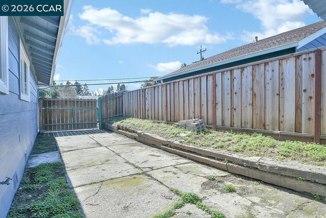 34 Midhill Rd, Martinez, CA 94553