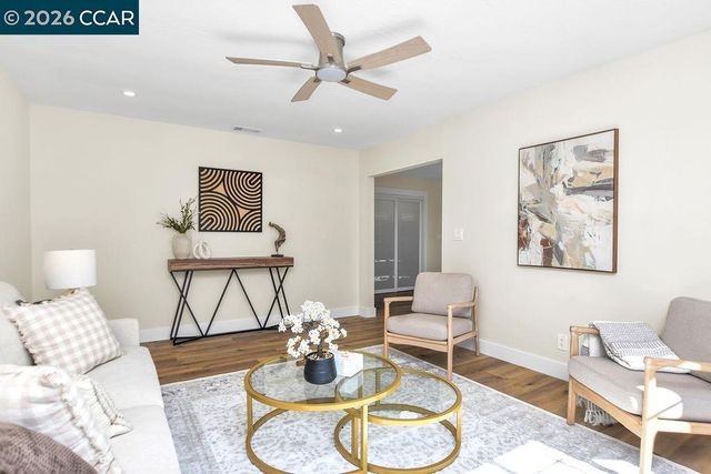 34 Midhill Rd, Martinez, CA 94553