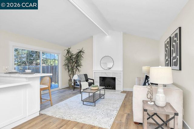 34 Midhill Rd, Martinez, CA 94553