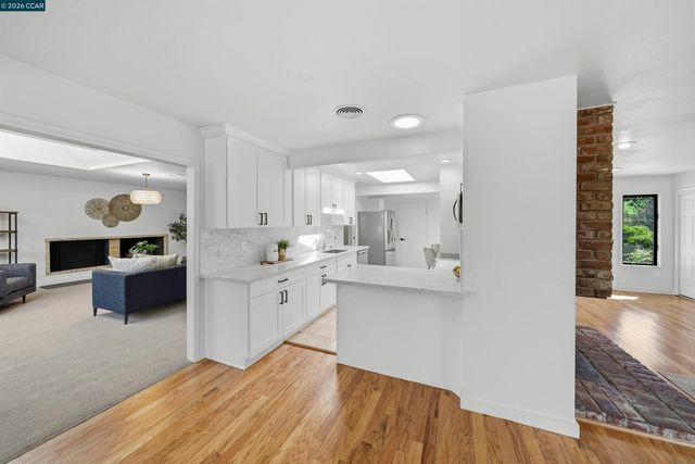 196 Wilkie Dr, Walnut Creek, CA 94598