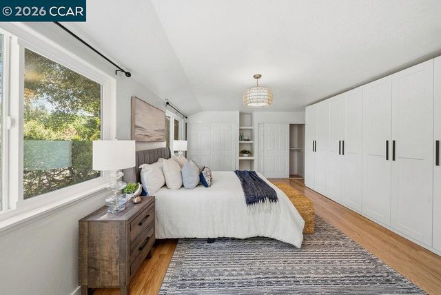 196 Wilkie Dr, Walnut Creek, CA 94598