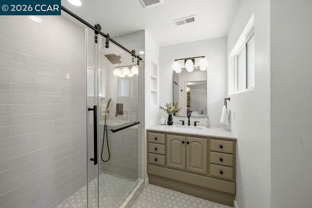 196 Wilkie Dr, Walnut Creek, CA 94598