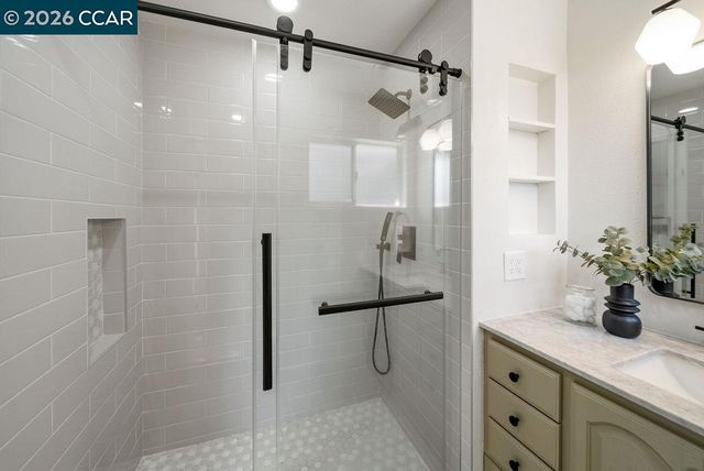 196 Wilkie Dr, Walnut Creek, CA 94598