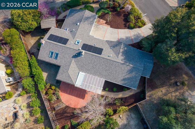 196 Wilkie Dr, Walnut Creek, CA 94598