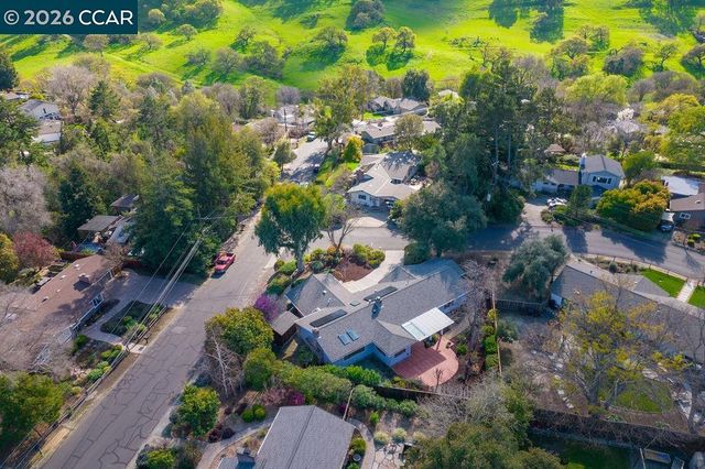 196 Wilkie Dr, Walnut Creek, CA 94598