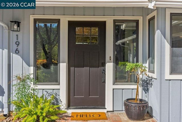 196 Wilkie Dr, Walnut Creek, CA 94598