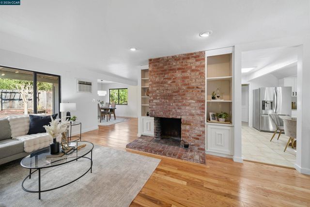 196 Wilkie Dr, Walnut Creek, CA 94598