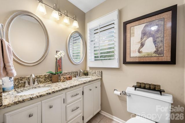 446 17th Avenue Drive NE, Hickory, NC 28601
