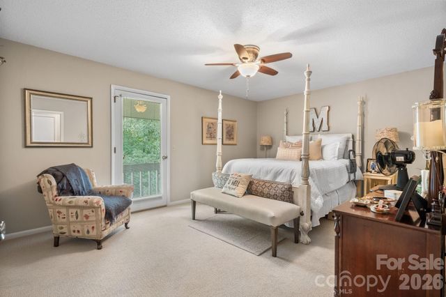 446 17th Avenue Drive NE, Hickory, NC 28601
